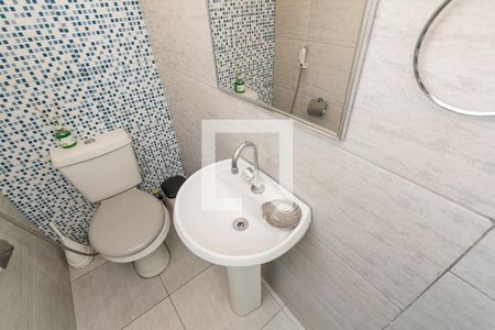 Casa à venda com 195m², 6 quartos e 1 vaga Casa à venda com 195m², 6 quartos e 1 vagaCasa 2 - Banheiro