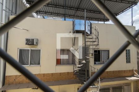 Casa à venda com 195m², 6 quartos e 1 vaga Casa à venda com 195m², 6 quartos e 1 vagaCasa 2 - Vista da Área de serviço