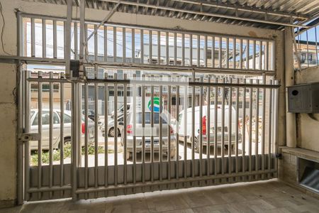 Casa à venda com 195m², 6 quartos e 1 vaga Casa à venda com 195m², 6 quartos e 1 vagaÁrea comum - Varanda e garagem