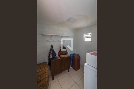 Casa à venda com 195m², 6 quartos e 1 vaga Casa à venda com 195m², 6 quartos e 1 vagaCasa 2 - Quarto de serviço