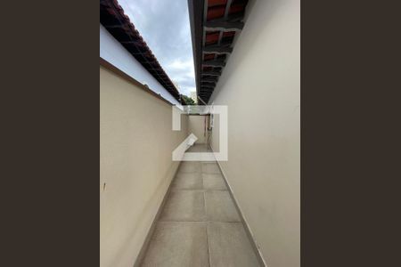 Casa à venda com 122m², 4 quartos e 2 vagas Casa à venda com 122m², 4 quartos e 2 vagascorredor