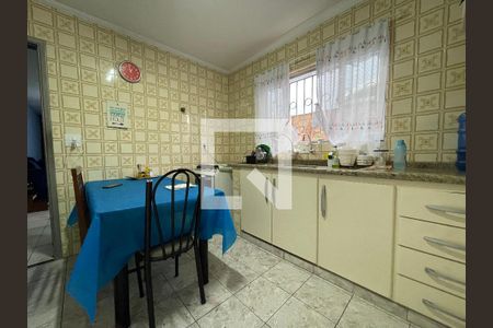 Casa à venda com 122m², 4 quartos e 2 vagas Casa à venda com 122m², 4 quartos e 2 vagasCozinha