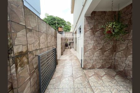 Casa à venda com 122m², 4 quartos e 2 vagas Casa à venda com 122m², 4 quartos e 2 vagasCorredor