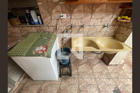 Casa à venda com 122m², 4 quartos e 2 vagas Casa à venda com 122m², 4 quartos e 2 vagasÁrea de Serviço
