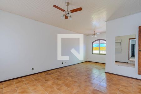 Sala de casa para alugar com 4 quartos, 163m² em Guarujá, Porto Alegre