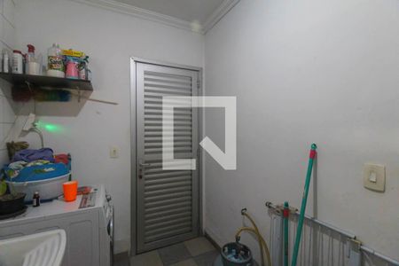 Casa à venda com 499m², 8 quartos e 6 vagas Casa à venda com 499m², 8 quartos e 6 vagasÁrea de Serviço 1