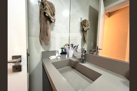 Apartamento à venda com 70m², 2 quartos e 2 vagasBanheiro Corredor