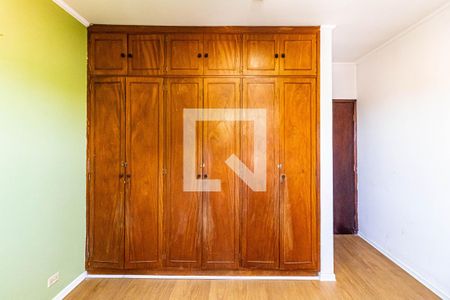 Casa à venda com 300m², 3 quartos e 2 vagas Casa à venda com 300m², 3 quartos e 2 vagasQuarto 01