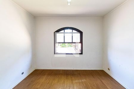 Casa à venda com 300m², 3 quartos e 2 vagas Casa à venda com 300m², 3 quartos e 2 vagasSuite