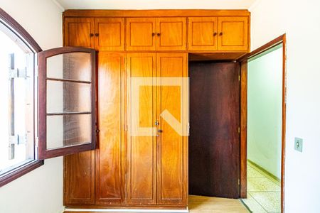 Casa à venda com 300m², 3 quartos e 2 vagas Casa à venda com 300m², 3 quartos e 2 vagasQuarto 02