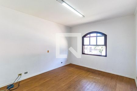 Casa à venda com 300m², 3 quartos e 2 vagas Casa à venda com 300m², 3 quartos e 2 vagasSuite