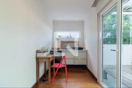 Casa à venda com 528m², 5 quartos e 5 vagas