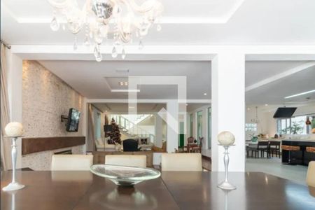 Casa à venda com 528m², 5 quartos e 5 vagas