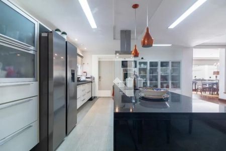 Casa à venda com 528m², 5 quartos e 5 vagas