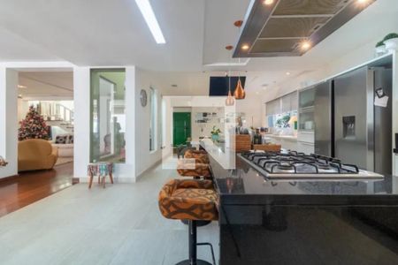 Casa à venda com 528m², 5 quartos e 5 vagas