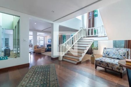 Casa à venda com 528m², 5 quartos e 5 vagas