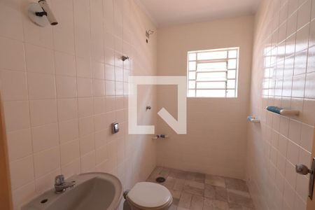 Casa à venda com 168m², 3 quartos e 2 vagasBanheiro Social