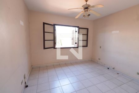 Casa à venda com 168m², 3 quartos e 2 vagasQuarto 3