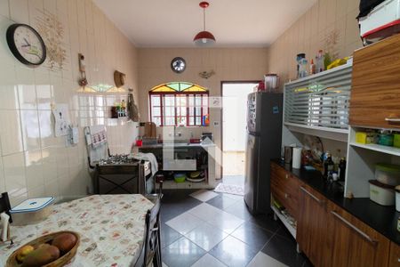 Casa à venda com 147m², 2 quartos e 2 vagas Casa à venda com 147m², 2 quartos e 2 vagasCozinha
