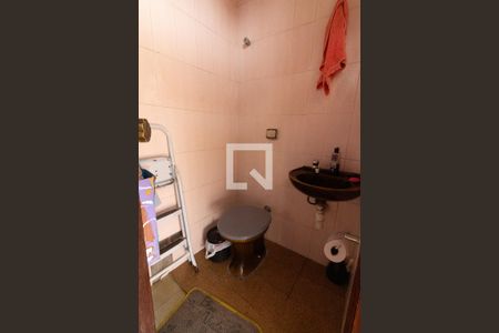 Casa à venda com 147m², 2 quartos e 2 vagas Casa à venda com 147m², 2 quartos e 2 vagasBanheiro de Serviço