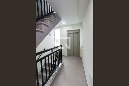 Apartamento à venda com 41m², 2 quartos e sem vaga Apartamento à venda com 41m², 2 quartos e sem vagaElevador