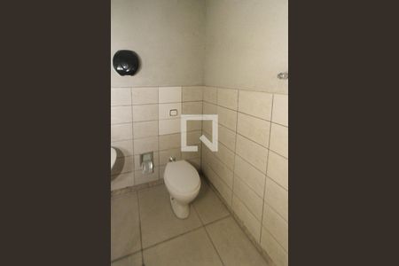 Casa à venda com 346m², 4 quartos e 3 vagasBanheiro casa 02