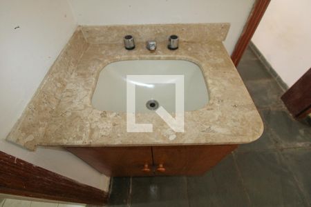 Casa de condomínio à venda com 200m², 3 quartos e 2 vagas Casa de condomínio à venda com 200m², 3 quartos e 2 vagasSuíte