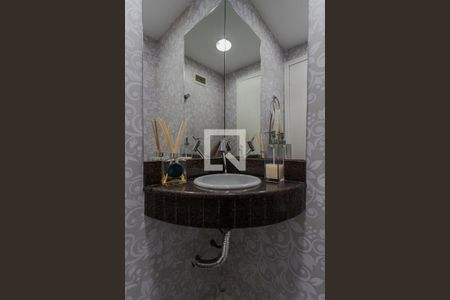 Apartamento à venda com 176m², 3 quartos e 2 vagas Apartamento à venda com 176m², 3 quartos e 2 vagasLavabo