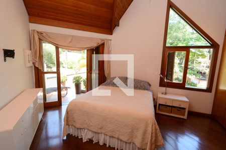 Casa à venda com 273m², 4 quartos e 2 vagasSuíte 1