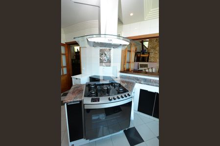 Casa à venda com 273m², 4 quartos e 2 vagasDetalhe da cozinha