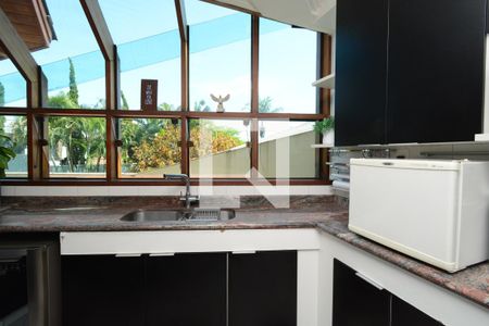 Casa à venda com 273m², 4 quartos e 2 vagasDetalhe da cozinha