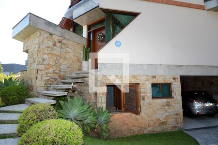 Casa à venda com 273m², 4 quartos e 2 vagasFachada