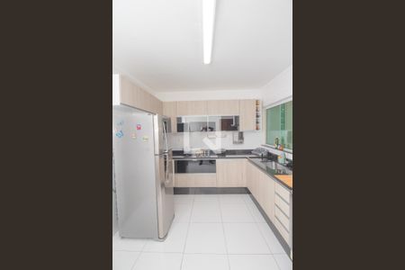 Casa à venda com 217m², 3 quartos e 4 vagas Casa à venda com 217m², 3 quartos e 4 vagasCozinha