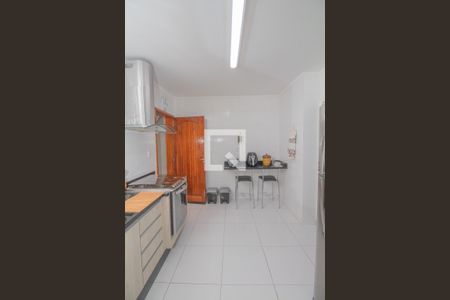 Casa à venda com 217m², 3 quartos e 4 vagas Casa à venda com 217m², 3 quartos e 4 vagasCozinha