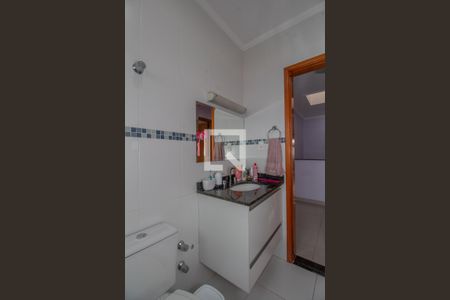 Casa à venda com 217m², 3 quartos e 4 vagas Casa à venda com 217m², 3 quartos e 4 vagasBanheiro social