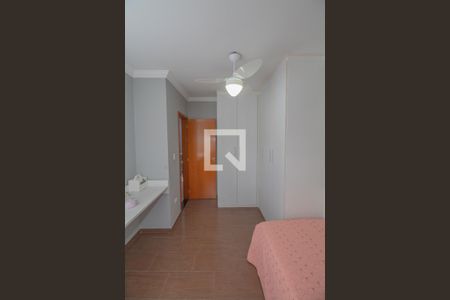 Casa à venda com 217m², 3 quartos e 4 vagas Casa à venda com 217m², 3 quartos e 4 vagasQuarto 3