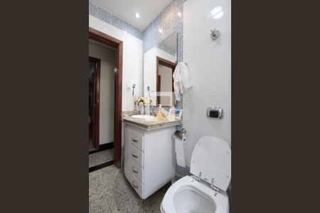 Apartamento à venda com 182m², 4 quartos e 2 vagasBanheiro Social