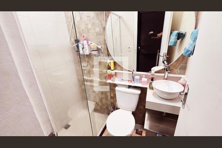 Apartamento à venda com 85m², 3 quartos e 2 vagas Apartamento à venda com 85m², 3 quartos e 2 vagasBanheiro Social