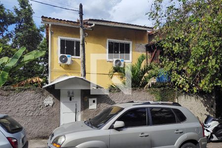 Apartamento à venda com 85m², 3 quartos e 2 vagas Apartamento à venda com 85m², 3 quartos e 2 vagasFachada