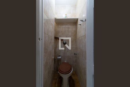 Apartamento à venda com 77m², 2 quartos e 1 vagaBanheiro de Serviço