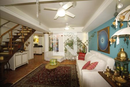 Casa à venda com 570m², 8 quartos e 2 vagassala 2