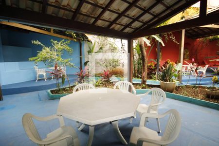 Casa à venda com 570m², 8 quartos e 2 vagasQuintal