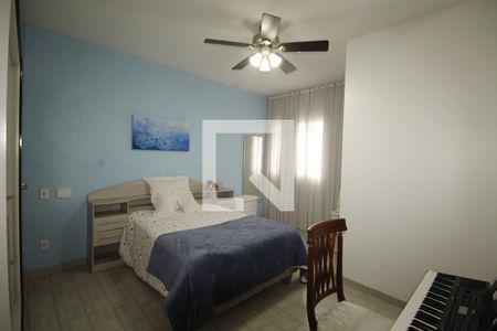 Casa à venda com 570m², 8 quartos e 2 vagasquarto 2