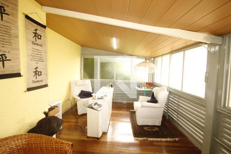 Casa à venda com 570m², 8 quartos e 2 vagasEscritório