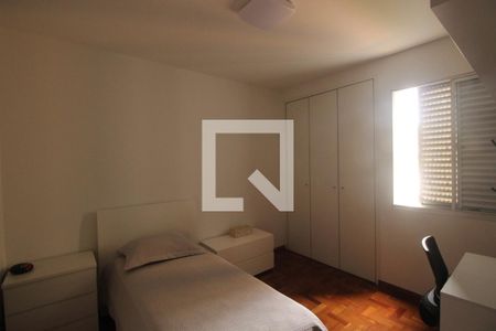 Apartamento à venda com 145m², 4 quartos e 2 vagasQuarto 