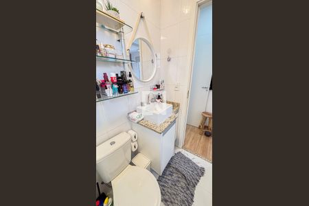 Apartamento à venda com 56m², 2 quartos e 2 vagas Apartamento à venda com 56m², 2 quartos e 2 vagasBanheiro da Suíte