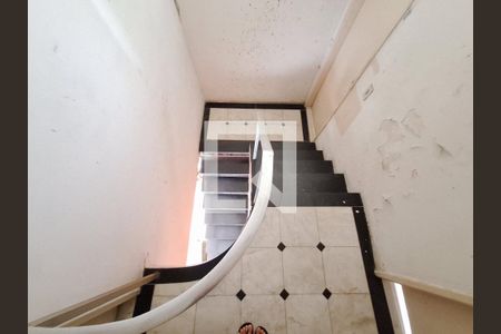 Apartamento à venda com 120m², 3 quartos e 1 vagaEscada