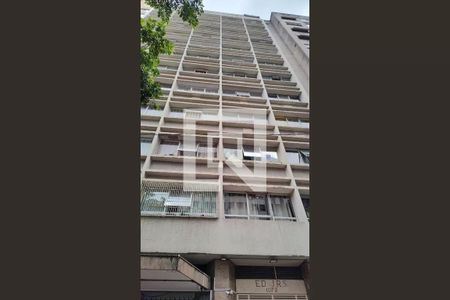 Studio à venda com 32m², 1 quarto e sem vaga Studio à venda com 32m², 1 quarto e sem vagaFachada
