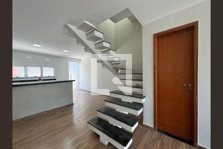 Sala de casa de condomínio para alugar com 3 quartos, 88m² em Vargem Pequena, Rio de Janeiro