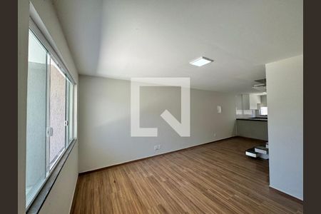 Sala de casa de condomínio para alugar com 3 quartos, 88m² em Vargem Pequena, Rio de Janeiro